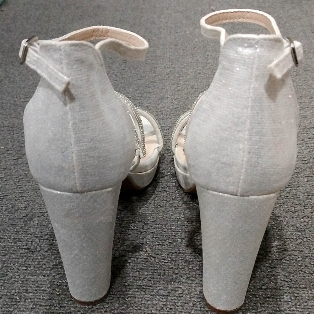 Sugar Women's Petal Dress Sandals 8.5 M White - Picture 5 of 6